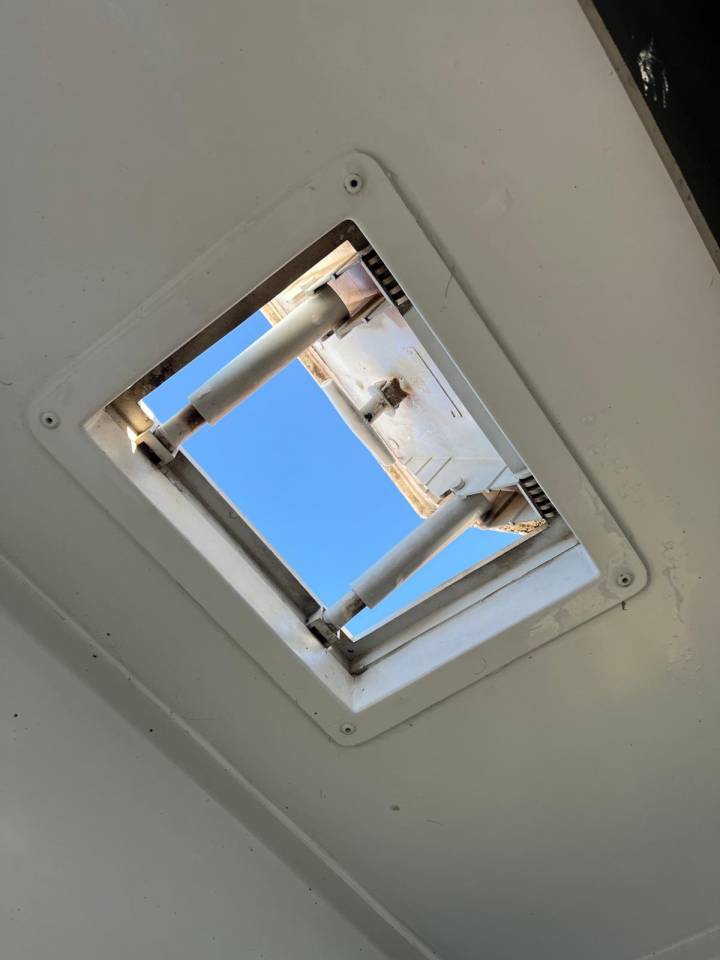 VL PEUGEOT BOXER THEAULT PROTEO 5 PLACES / VENDU