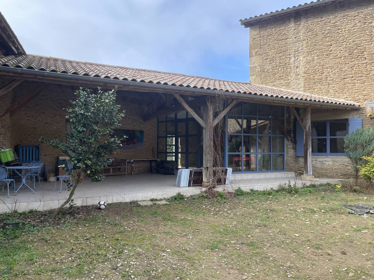 Ecurie de propriétaire avec maison et gites sur 5 Ha – 