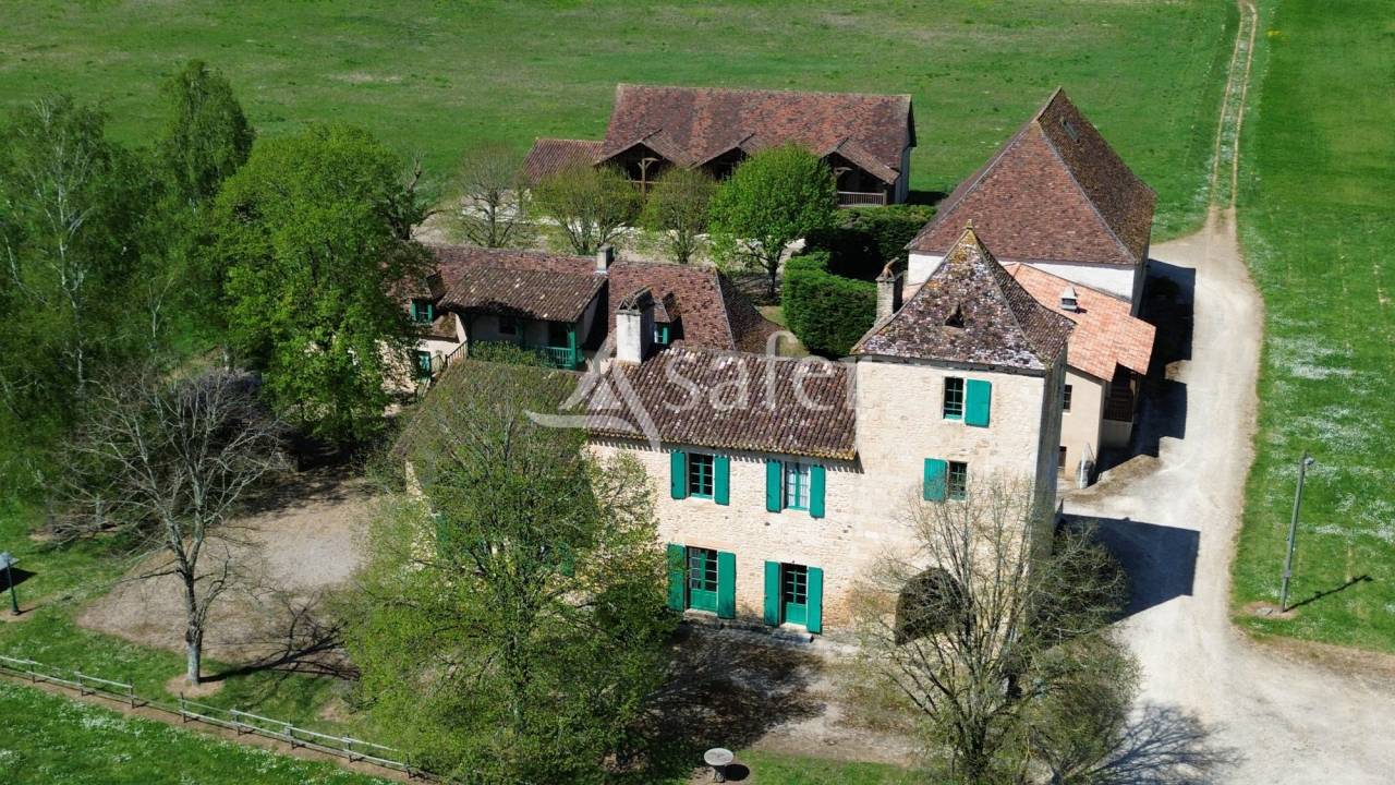 Domaine touristique et viticole avec salle de réception sur 38h
