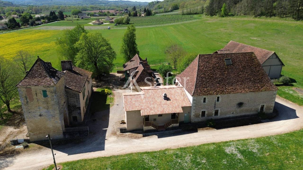 Domaine touristique et viticole avec salle de réception sur 38h
