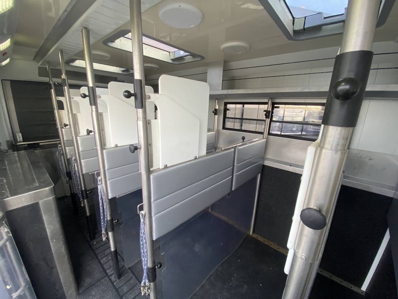 STX 26/380 - 5 CHEVAUX / A partir 3000 € HT par mois