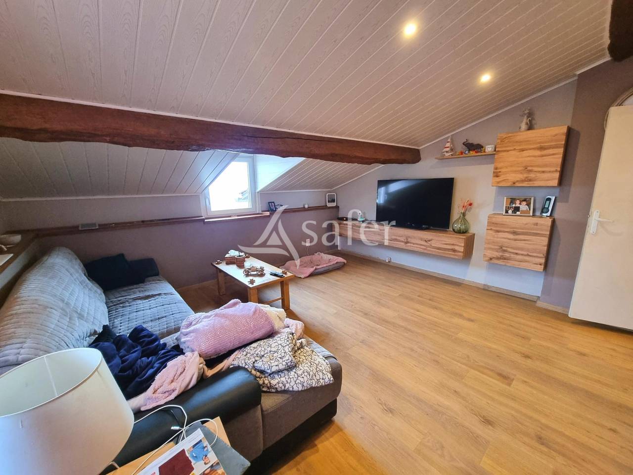 Exploitation Polyculture-Elevage avec grande maison et d&eacute;pendan