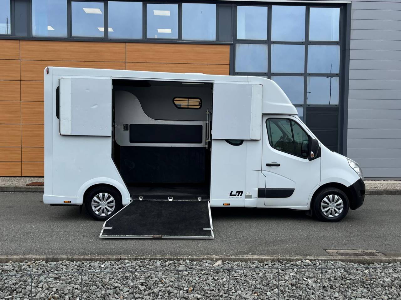 VL RENAULT MASTER THEAULT PROTEO 5 PLACES / VENDU