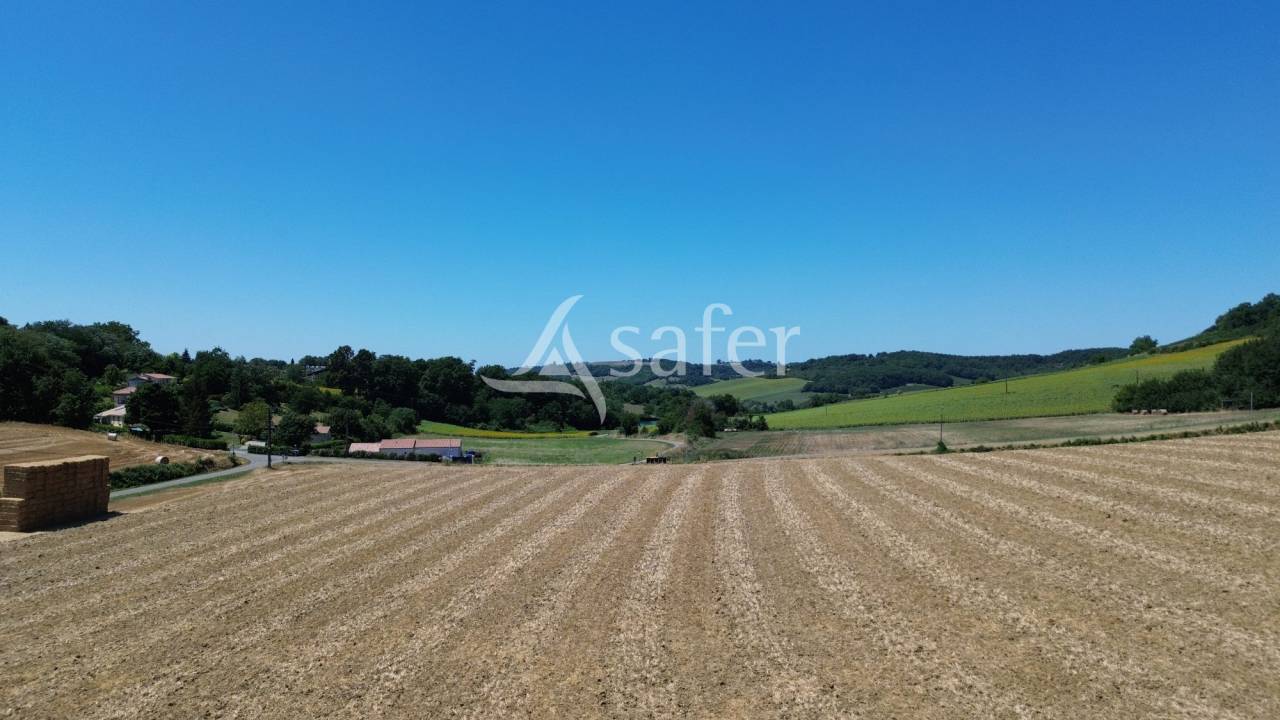 Propriété en pierre de caractère sur 25ha