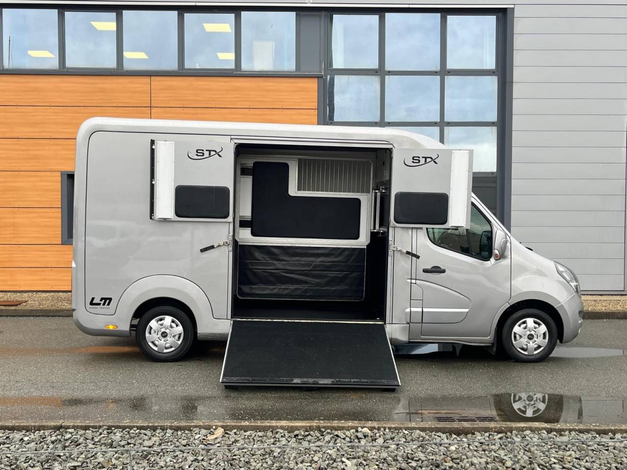 VL STX STALLE 3P 165CH SELLERIE XL / VENDU