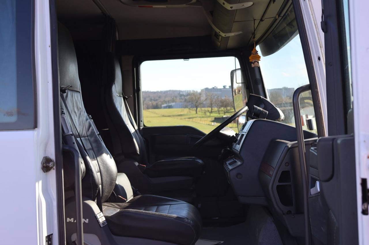 MAN TGA 26.430 6 CHEVAUX POP OUT JL / VENDU