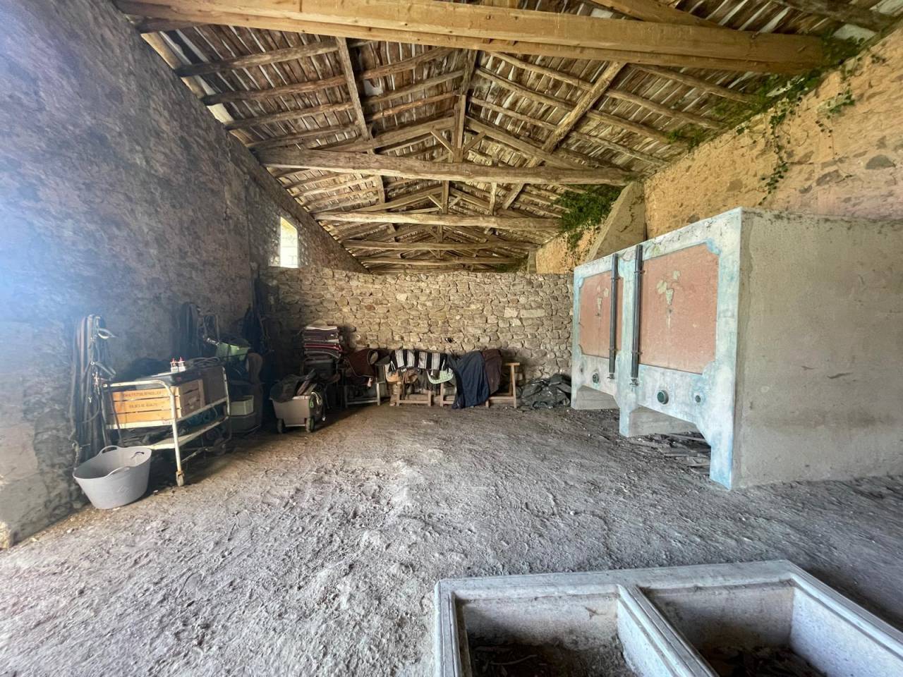 Propriété équestre 15 mn de MONTGUYON (17) sur 30 ha