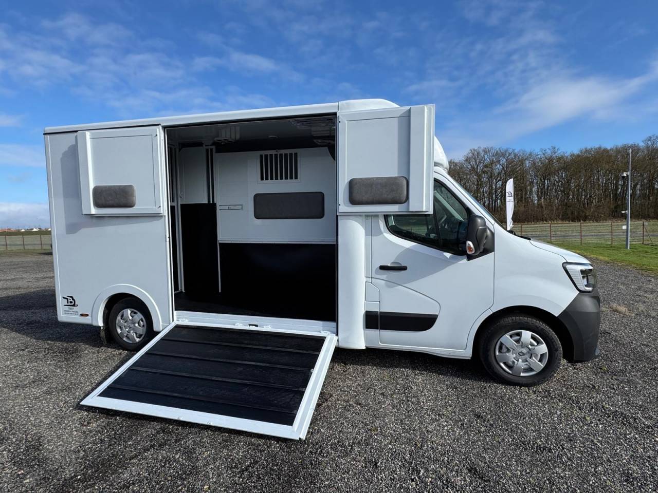 Renault Master TBST stalle 3 - VENDU