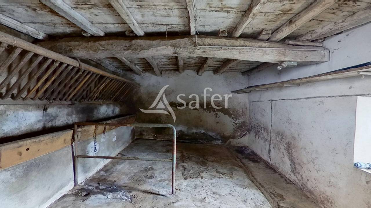 FERME TRADITIONELLE - THURINS