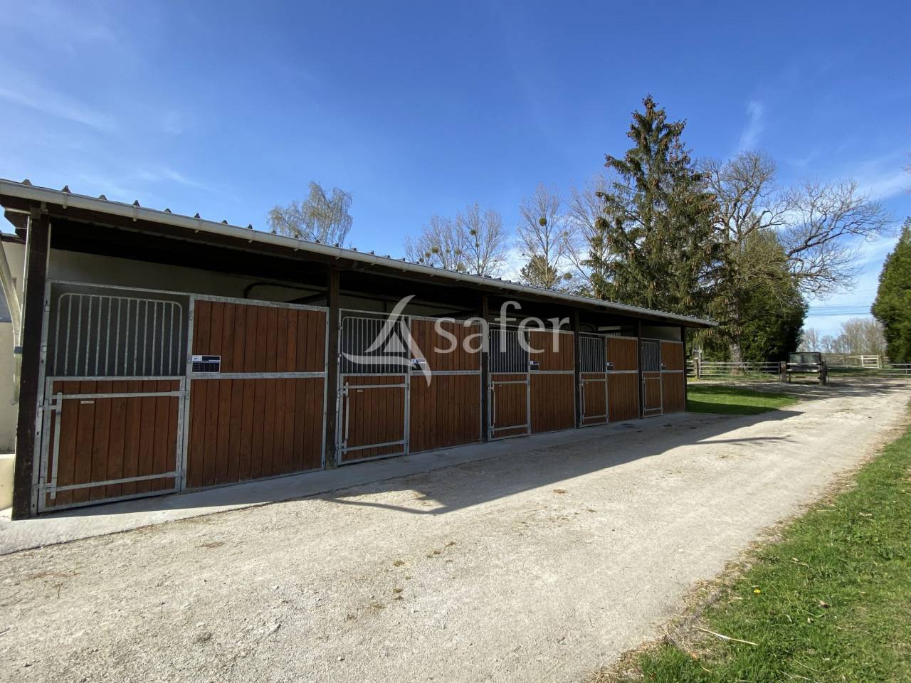 Haras d'élevage 77 hectares