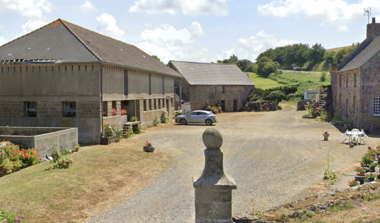 Écurie d'élevage en bordure de mer sur 21ha