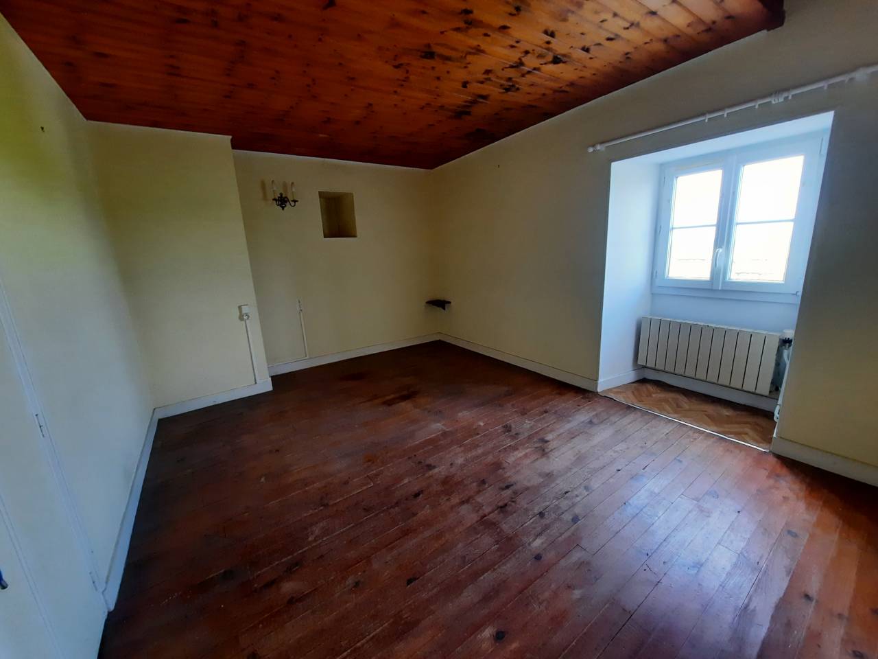 Propriété idéale chevaux- 2,2 ha – 10 mn FONTENAY LE C.