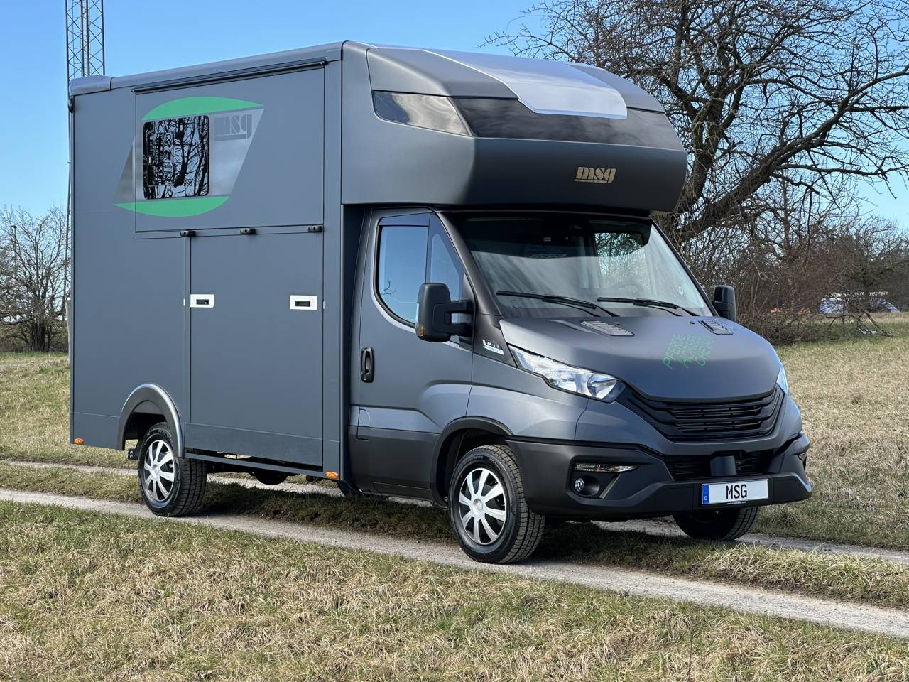 IVECO DAILY 35-210 HI-MATIC MSG STALLION LIGHT