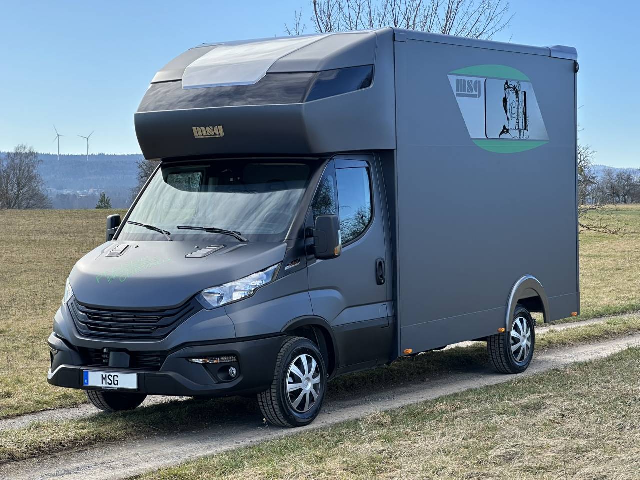 IVECO DAILY 35-210 HI-MATIC MSG STALLION LIGHT