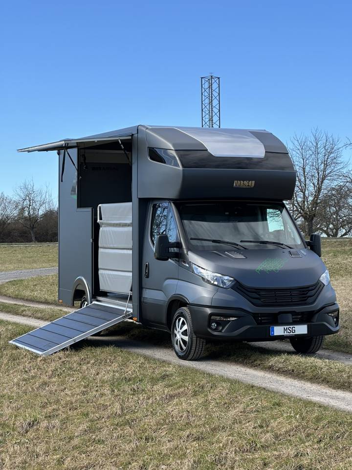 IVECO DAILY 35-210 HI-MATIC MSG STALLION LIGHT