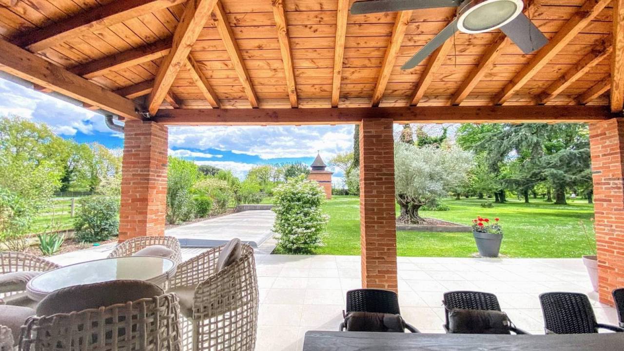 Somptueuse propriété équestre de 15h (82)