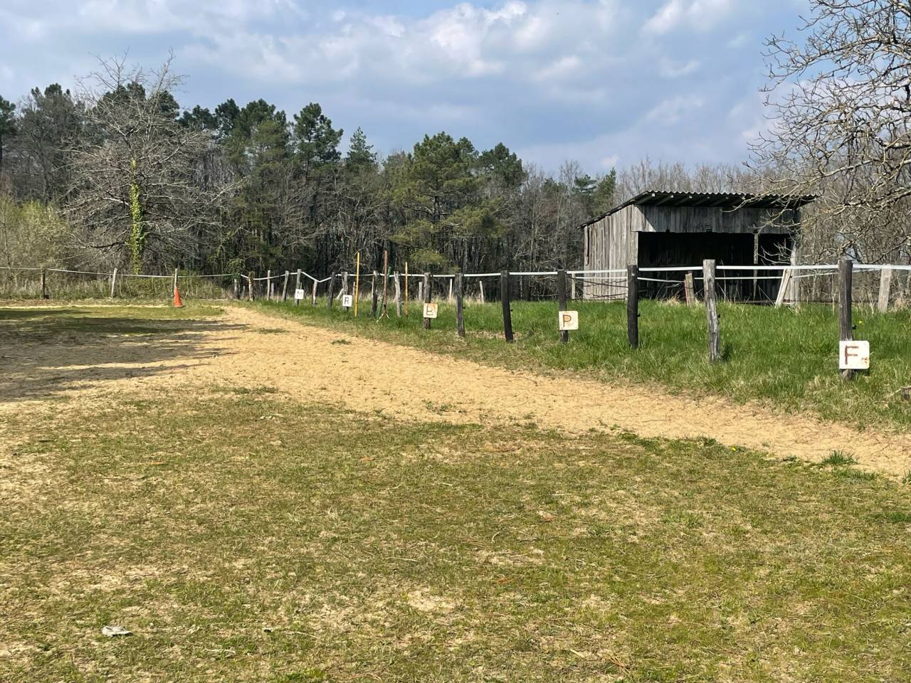 Propriété sur 41 ha idéale chevaux  20 mn de PERIGUEUX