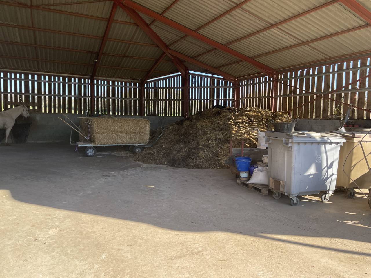 ETABLISSEMENT EQUESTRE EN ACTIVITE SUR 33HA