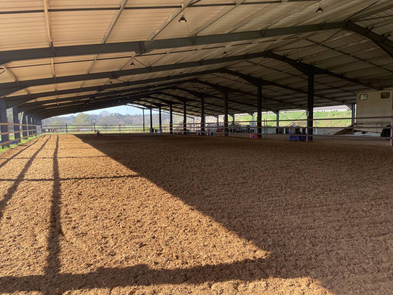 ETABLISSEMENT EQUESTRE EN ACTIVITE SUR 33HA