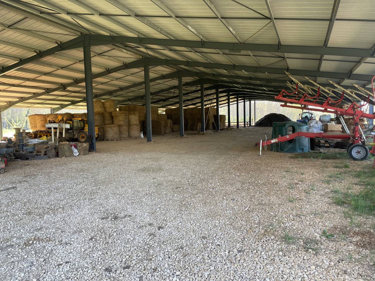 ETABLISSEMENT EQUESTRE EN ACTIVITE SUR 33HA