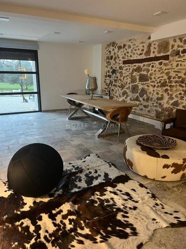 Belle bastide à la rénovation de standing