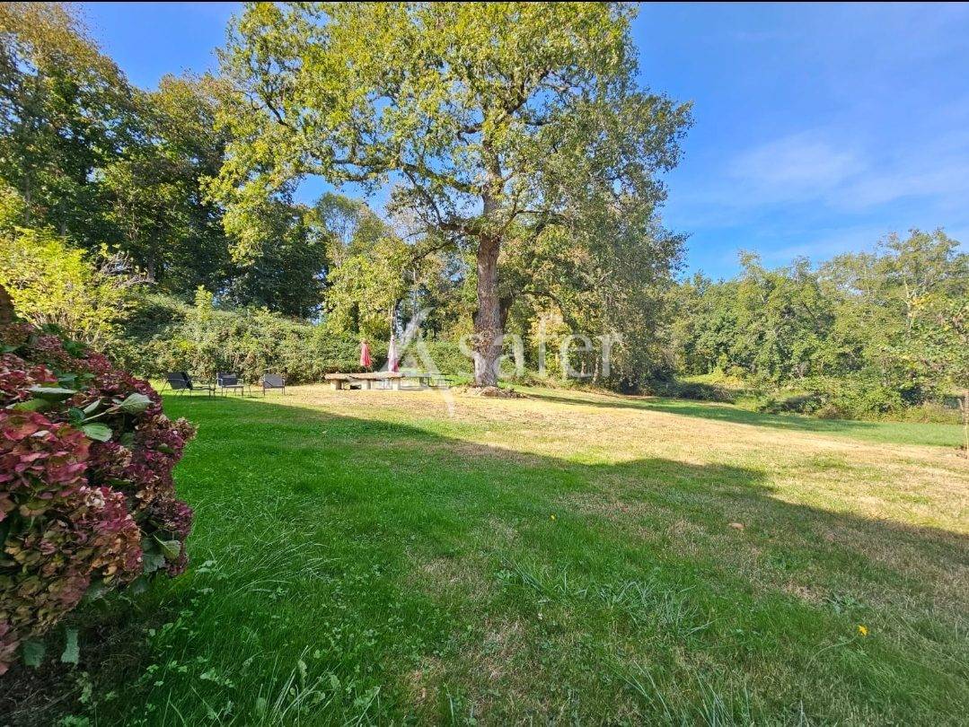 Corps de ferme fin XVIII siècle sur près de 12 ha d'un seul te