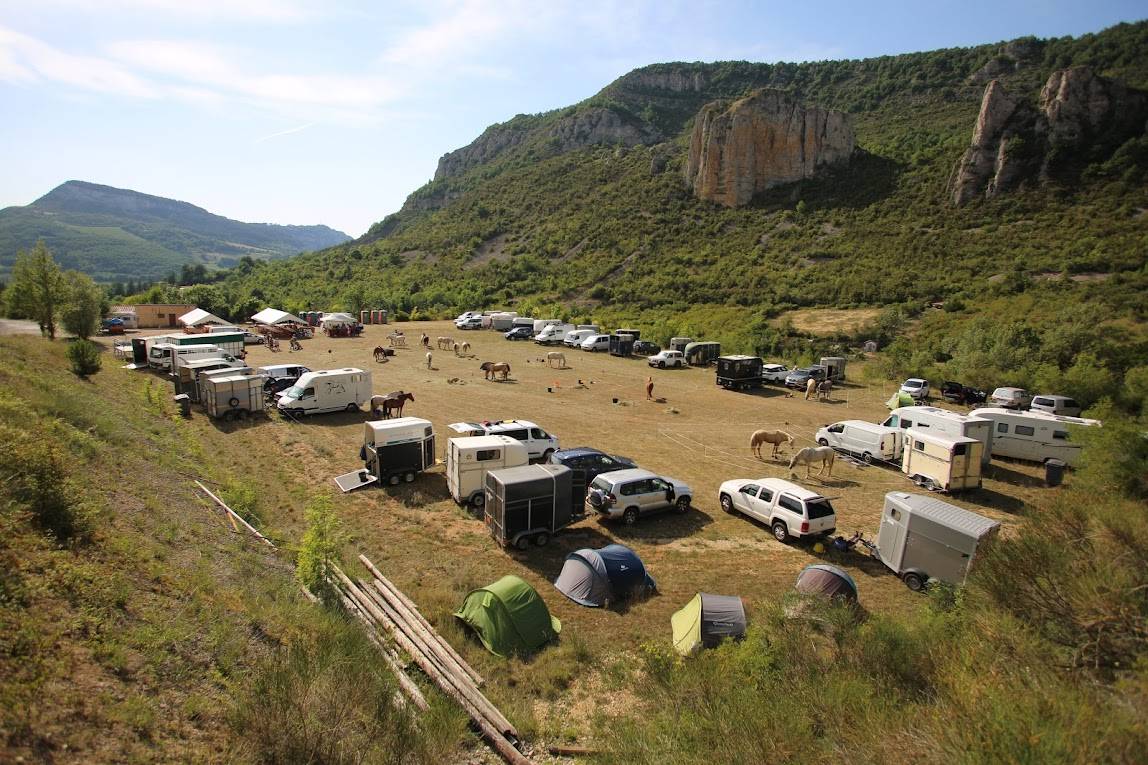 Randonn&eacute;e &agrave; cheval et en attelage en Occitanie 