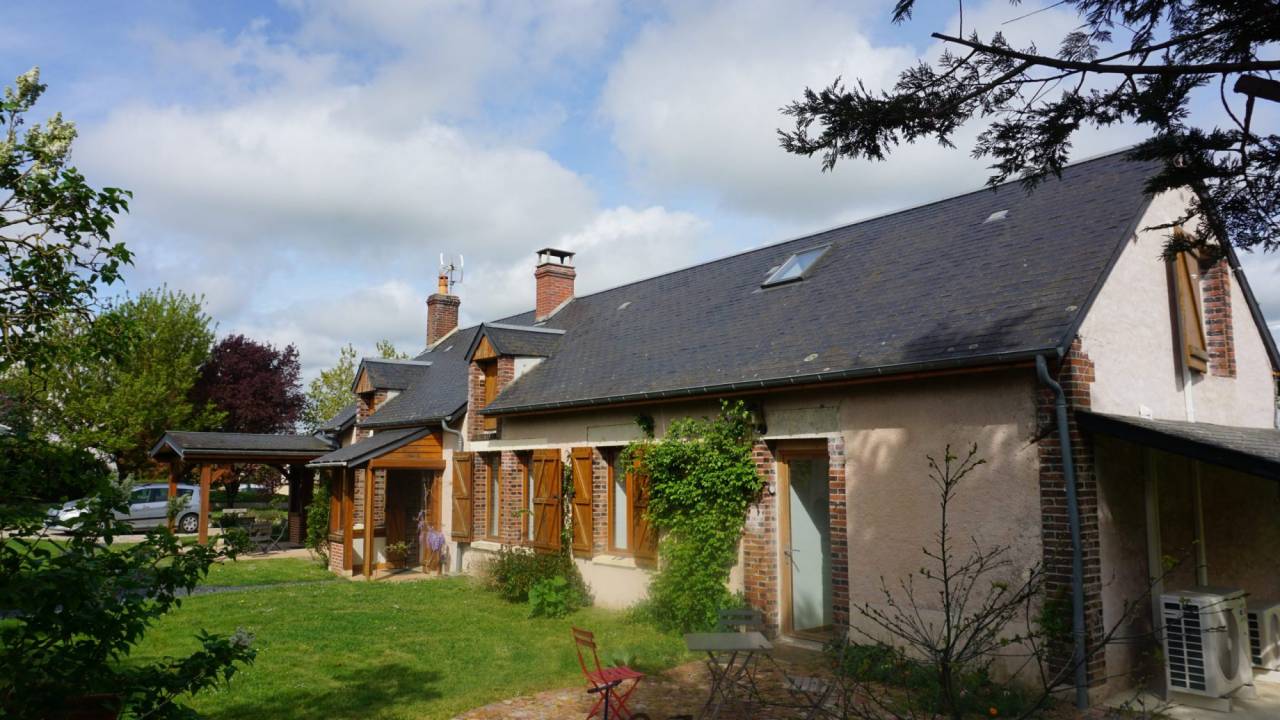 Belle propriété familiale avec dépendances  1,43 ha