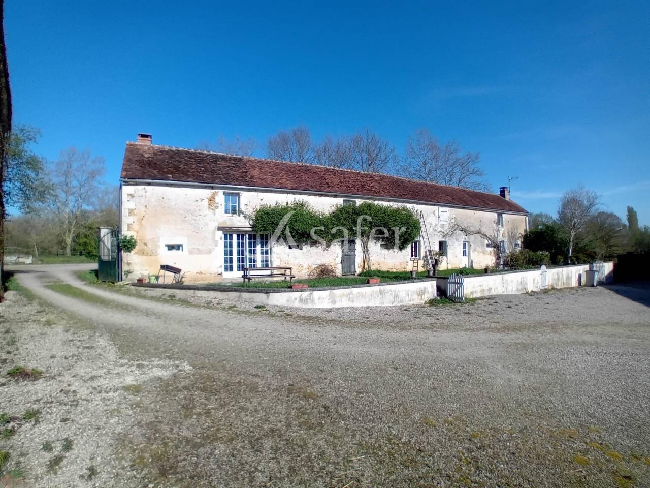PROPRIETE RURALE sur 9 ha