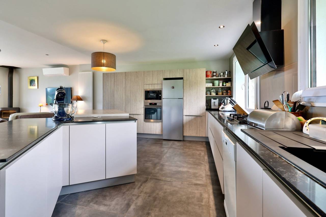 Propriété équestre vue sur les Monts du Lyonnais (69)