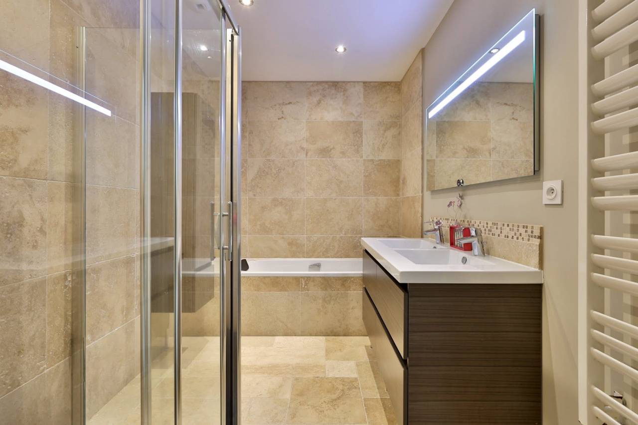 Propriété équestre vue sur les Monts du Lyonnais (69)