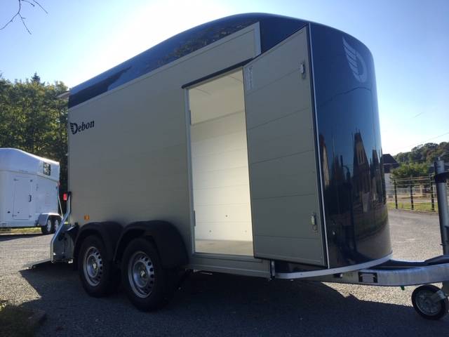 Fourgon Roadster 500 Debon