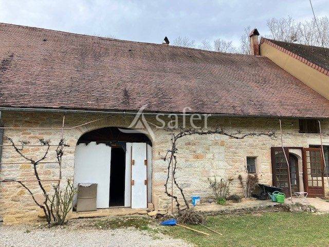 PROPRIETE HISTORIQUE EN PIERRE