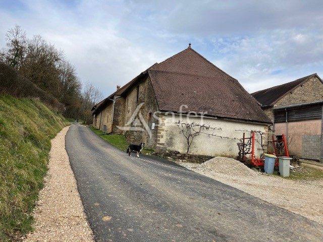 PROPRIETE HISTORIQUE EN PIERRE