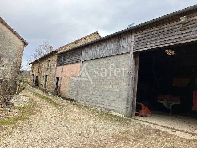 PROPRIETE HISTORIQUE EN PIERRE