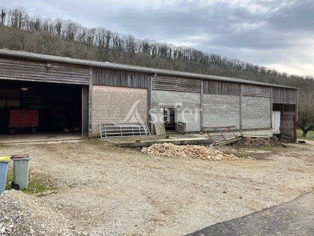 PROPRIETE HISTORIQUE EN PIERRE