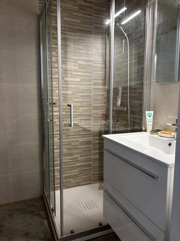 Domaine &Eacute;questre avec G&icirc;tes et Salle de R&eacute;ception - &Agrave; Deux