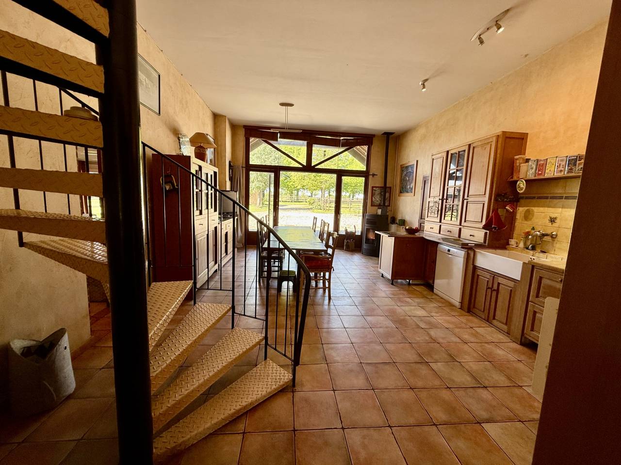 FORGES-LES-EAUX - RAVISSANTE PROPRIETE EQUESTRE