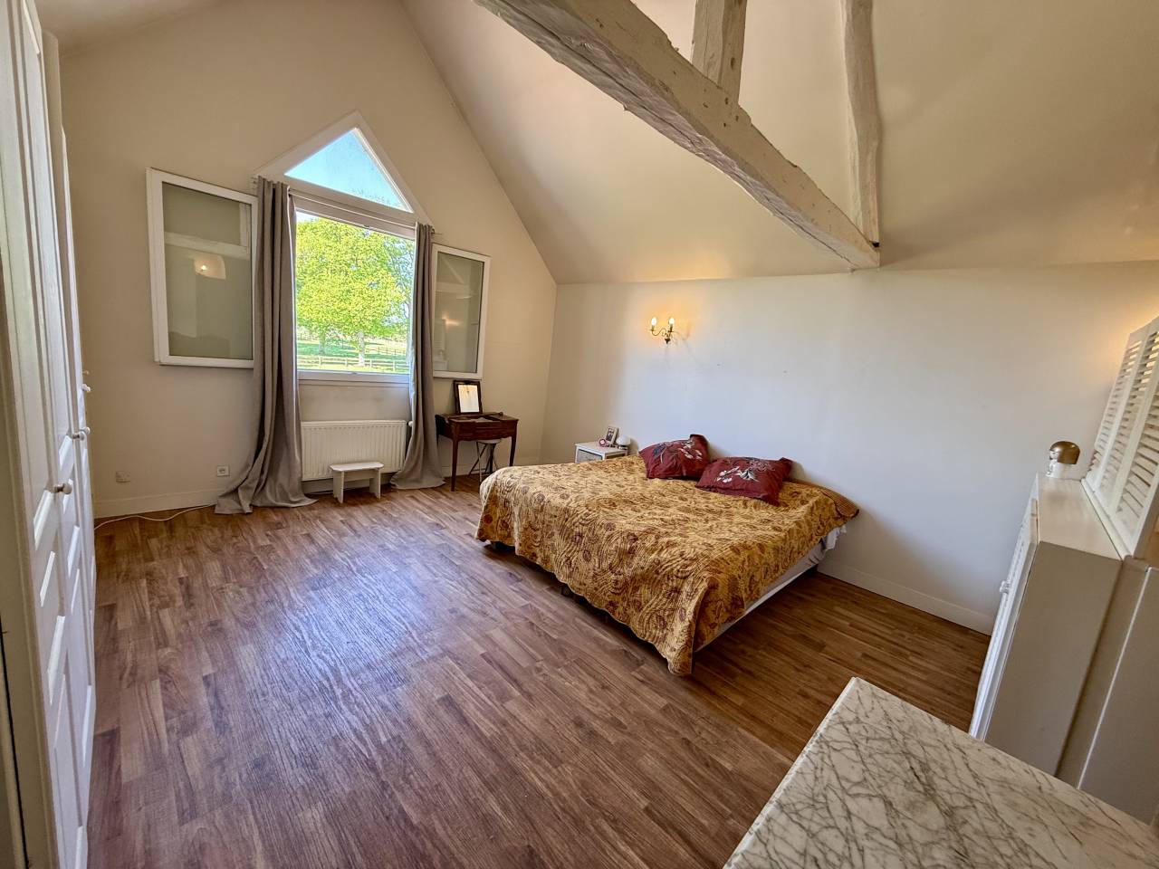 FORGES-LES-EAUX - RAVISSANTE PROPRIETE EQUESTRE