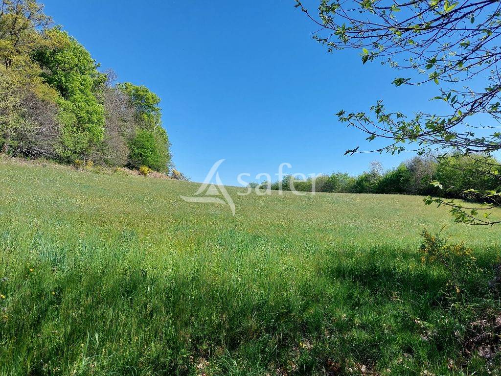 Propriété d'environ 7h30, isolée du voisinage