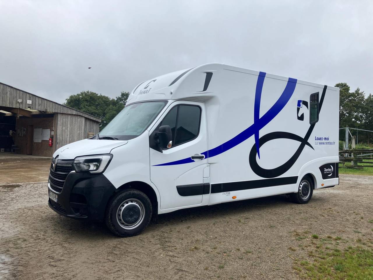 Camion pour chevaux Theault - TO 697