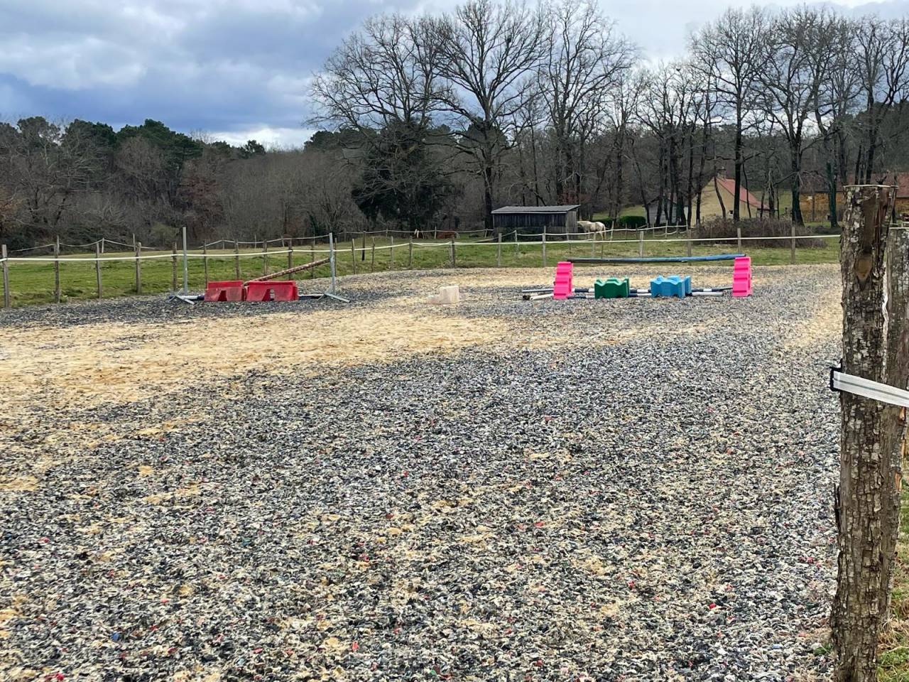 Propriété équestre sur 17 ha - 25 mn SARLAT LA C. (24)