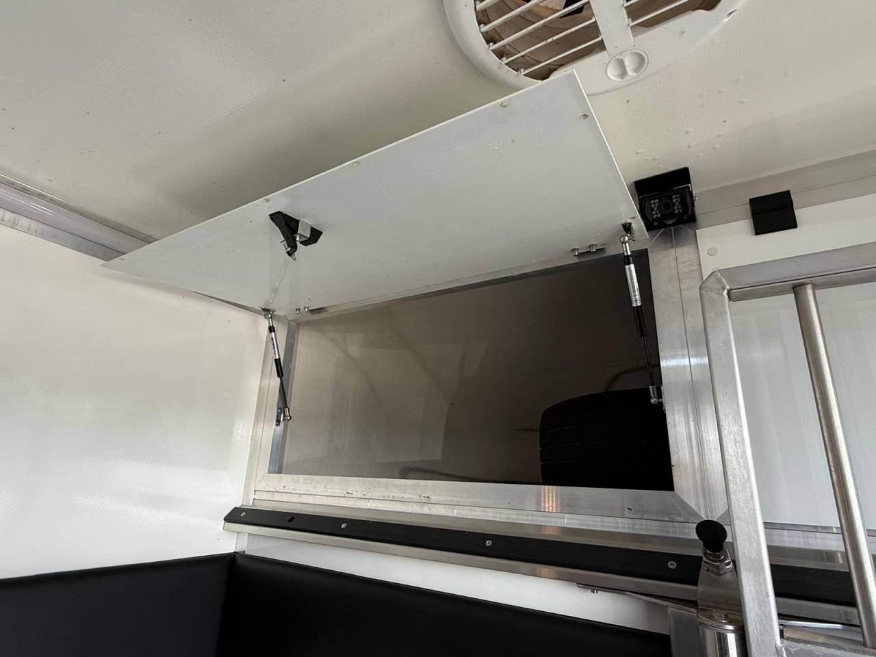 VL MASTER KRISMAR STALLES - 165CH - VENDU