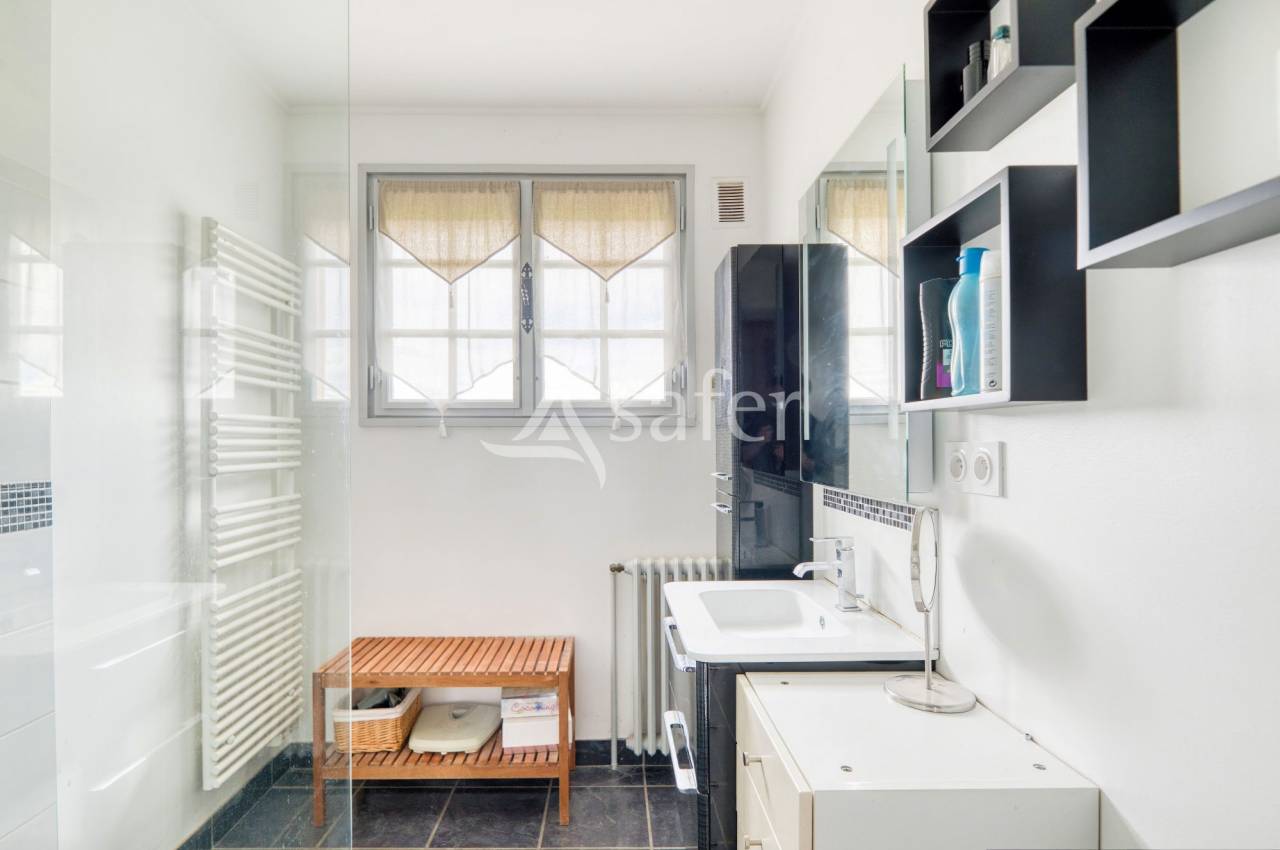 MAISON DANS ESPACE NATUREL- CHAPONOST