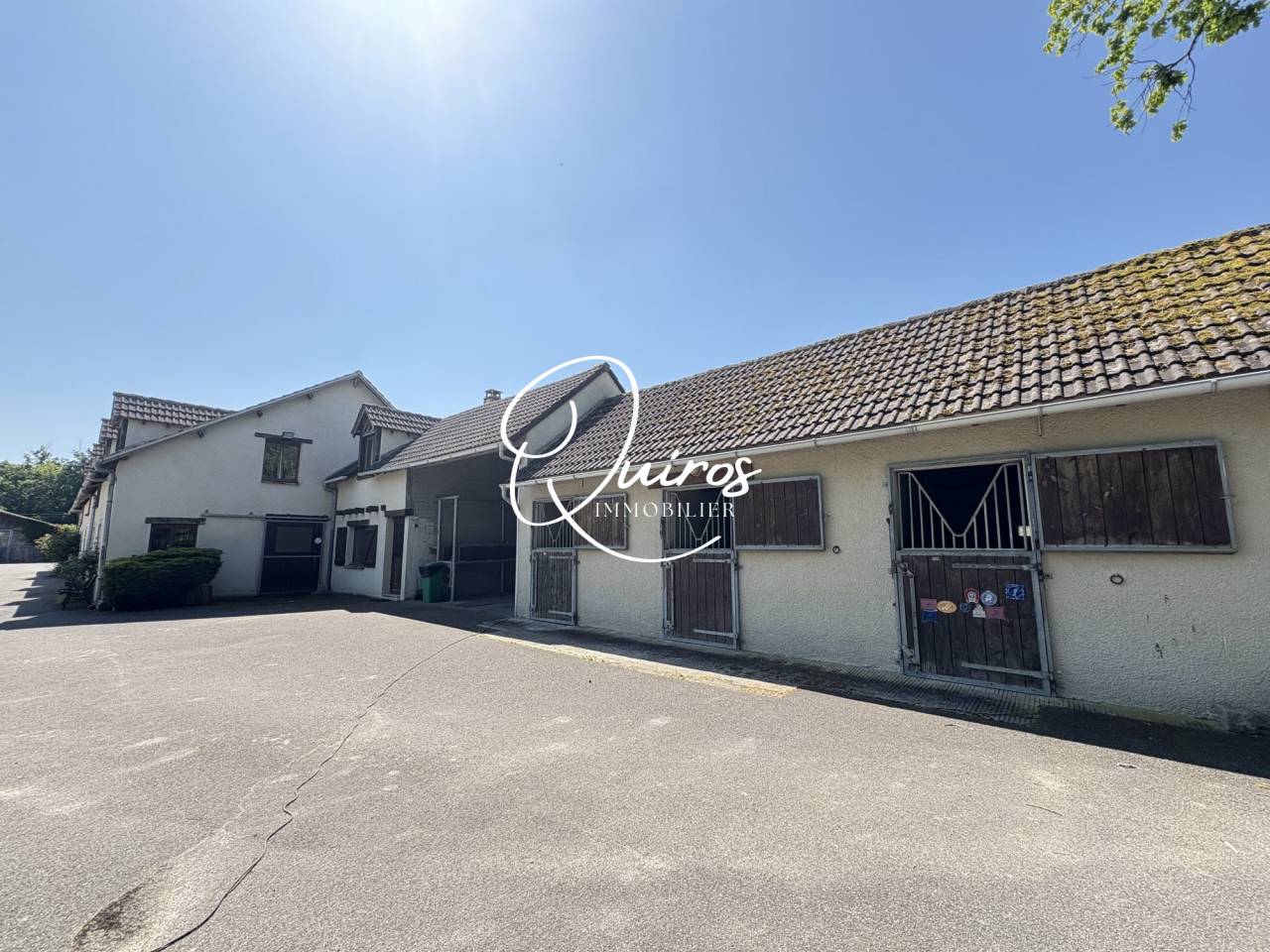 Charmante maison avec écurie et carrière, à deux pas de Fonta