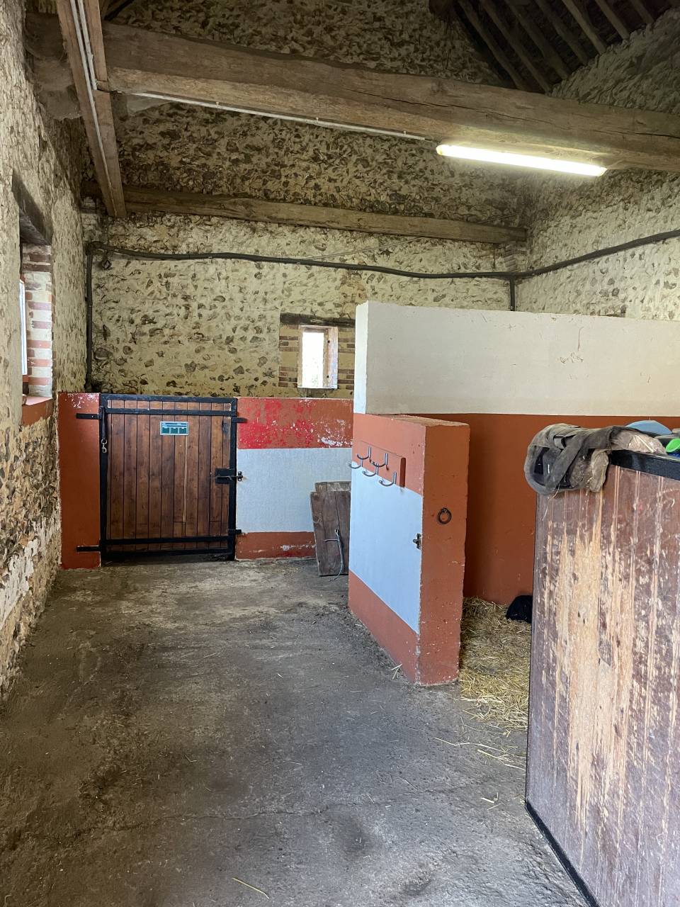 Écurie/ferme équestre entre Dreux et Chartres