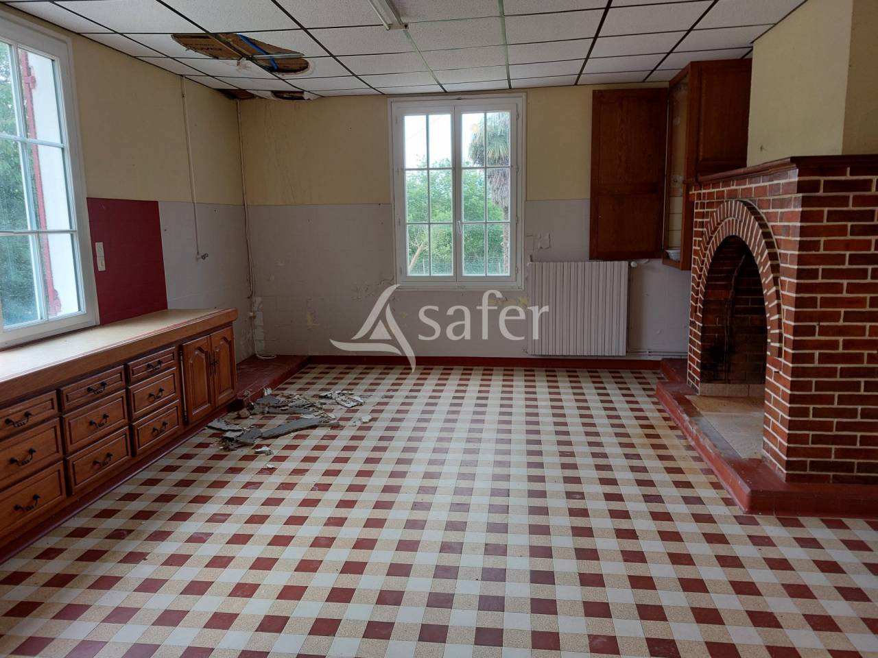 Enclos de chasse avec gîtes et salle de réception sur 100ha