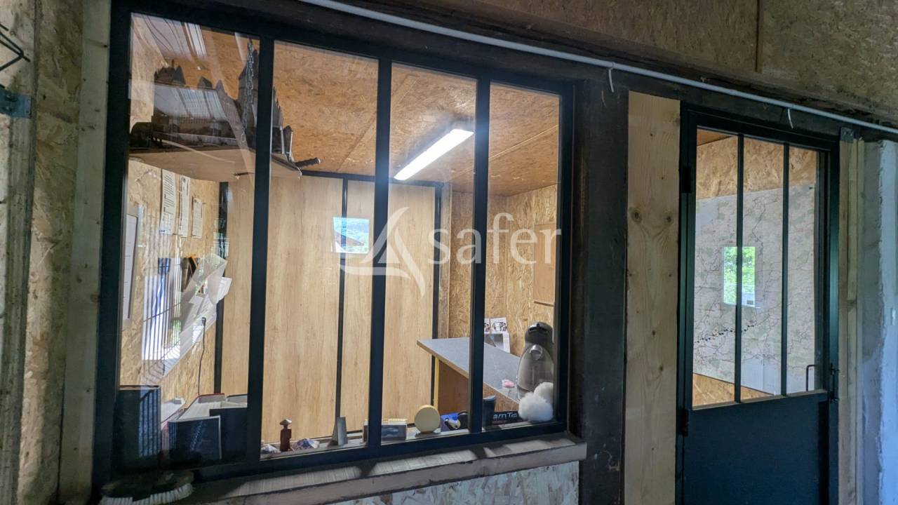 Centre équestre converti en élevage canin