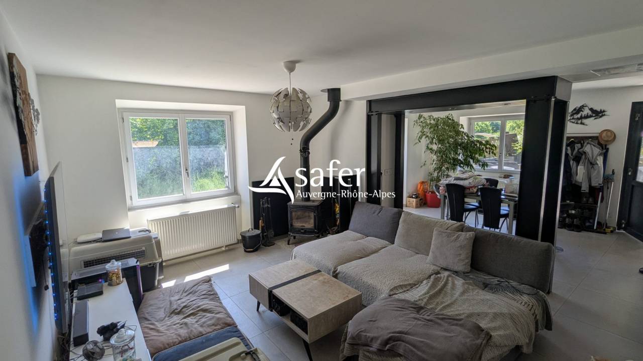 Centre &eacute;questre converti en &eacute;levage canin