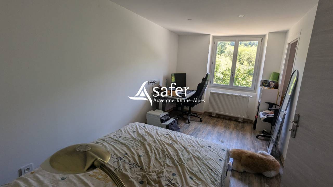 Centre &eacute;questre converti en &eacute;levage canin